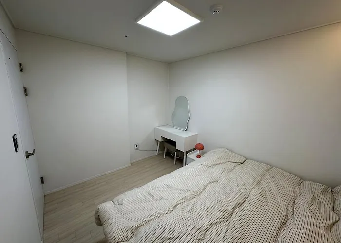 15 Mins To Hongdae, Newly Built Two-room Building Appartement